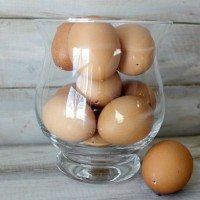 How to Blow Out an Egg for Decorating and Crafts