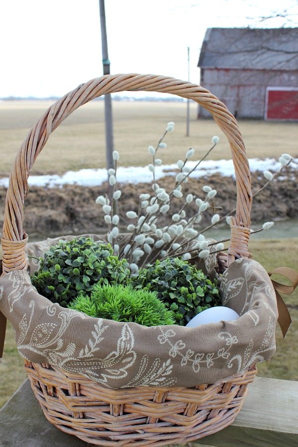 DIY faux sew Easter basket liner! Now this I could actually do!