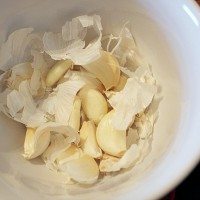 How to Peel Garlic in Just Seconds! Really!