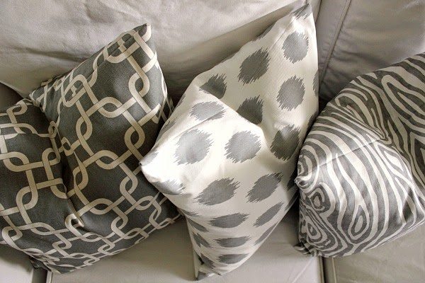 You can make your own DIY pillow cover in just 10 minutes with this super simple method! Perfect for beginner sewers!