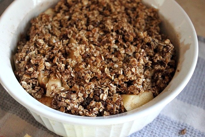 Classic and crowd-pleasing apple crisp! Make it once and you'll find yourself making it over and over again. I used to love apple crisp when I was young!