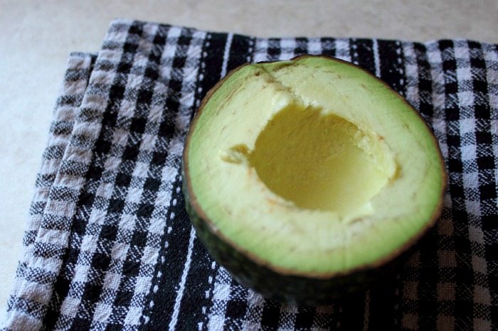 Brown avocados are a thing of the past! Here's the trick that REALLY works to keep them fresh and green for longer! 