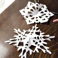 How to Make Those Amazing Paper Snowflakes!