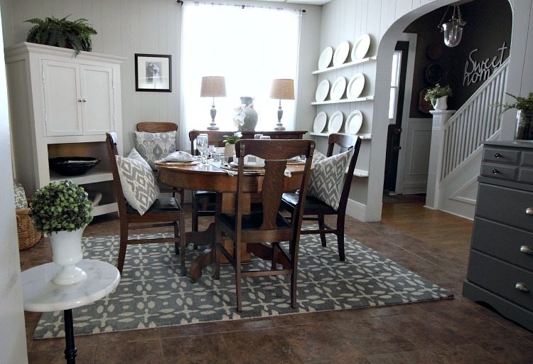 Love this cute grey and white cottage dining room! Great before and after!