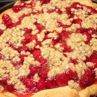 Easy Cherry Pie Dessert Pizza!