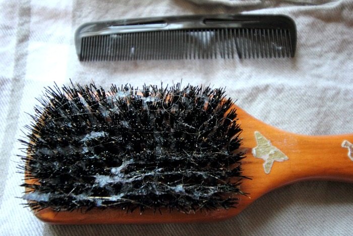 What good is washing your hair if your hairbrush isn't clean? Here's an easy way to get your hairbrush squeaky clean using essential oils and other basic, natural stuff that you already have around the house.