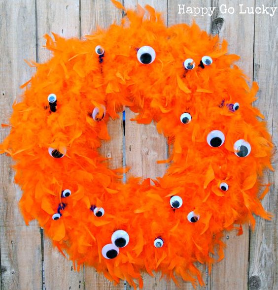 DIY outdoor Halloween decoration ideas! Make them yourself this year!