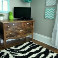 A quick fall refresh for Kennedy’s room!