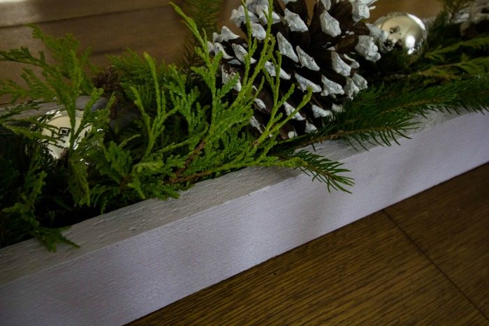 Easy DIY wooden trough box painted in the 2017 color of the year "You Look Mauve-lous"! #ad