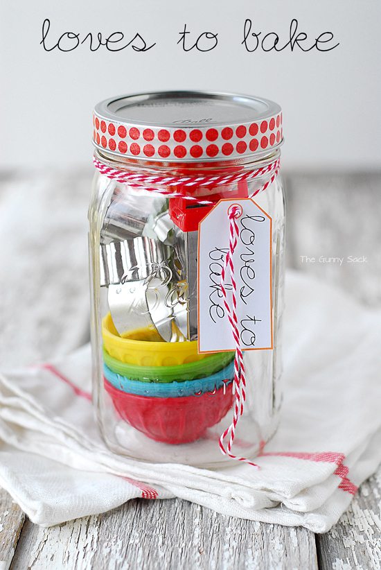 Christmas Gift in a Jar Ideas for everyone on your list! So many clever ones in this list!