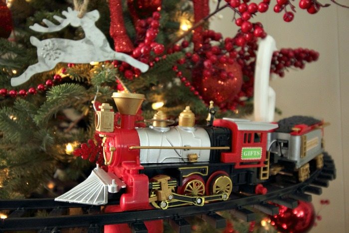 Christmas decor ideas that are fun for kids and stylish adults too! Lots of affordable product finds and recommendations in here too!