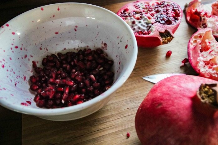 How to quickly and easily de-seed a pomegranate! There really is a better way!