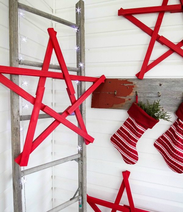 DIY Christmas Decor Stars made using scrap wood! Love these! 