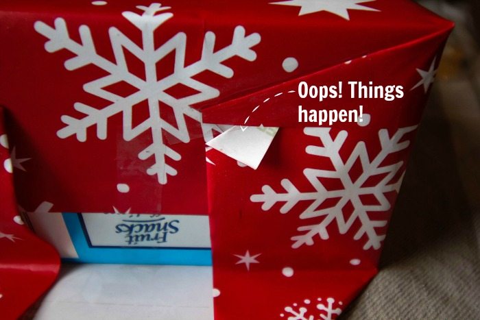 How to wrap Christmas presents with crisp corners and smooth edges. Folding the ends.