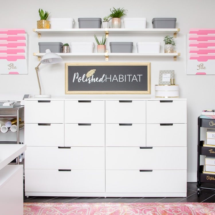 Wow! I need to get organizing! These organized offices are so inspiring!
