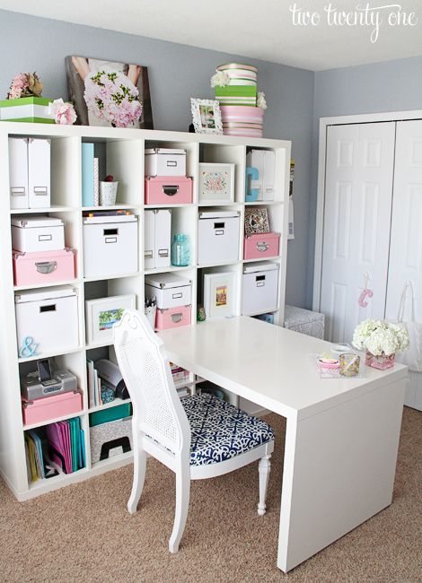 Wow! I need to get organizing! These organized offices are so inspiring!
