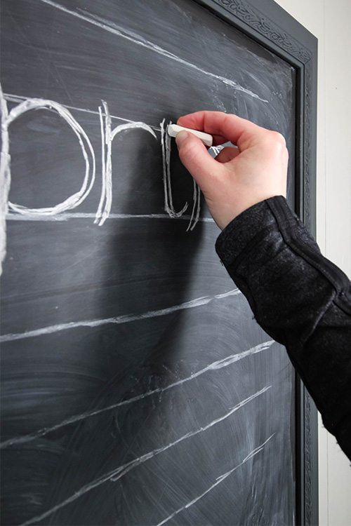 Anyone can learn to do beautiful chalkboard lettering! Follow these simple and you'll see it's easier than you think!