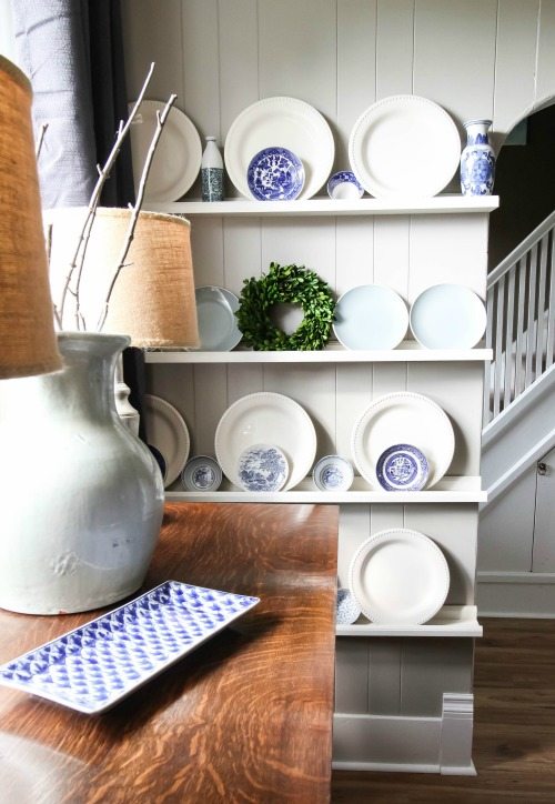 This simple thrift store decorating trick will make finding that perfect decor item for your home and style so much easier and cheaper.