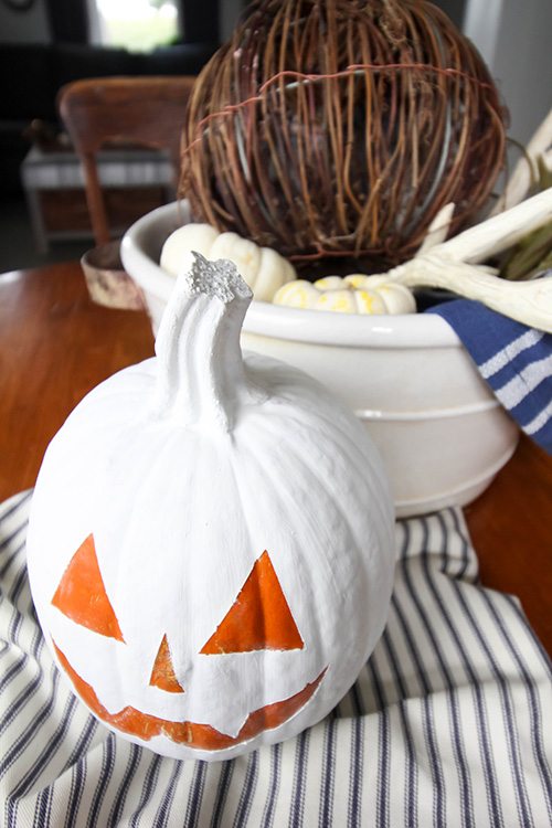 Fun reverse painted pumpkins to make for halloween this year!