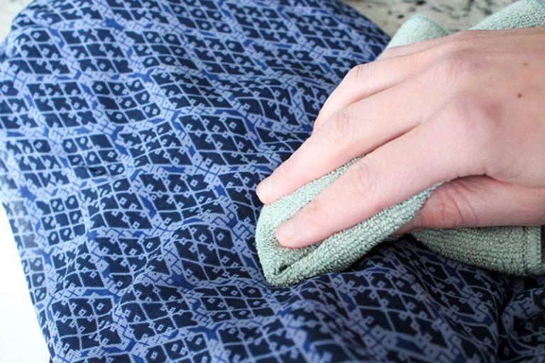 How to Remove Pet Fur From Clothing With Hairspray The Creek Line House