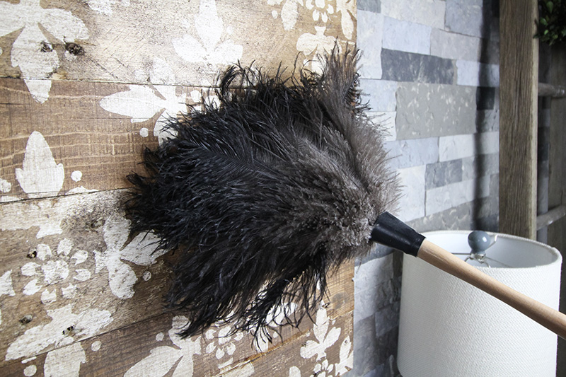 A good feather duster can be your best friend if you want to keep your home clean without much effort at all. Here's how to properly use a feather duster.
