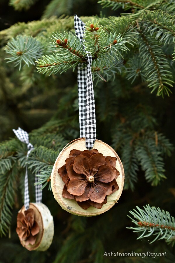 Fabulous Pinecone Christmas Decor Ideas for your home! Rustic Birch and Pine Cone Christmas Ornaments