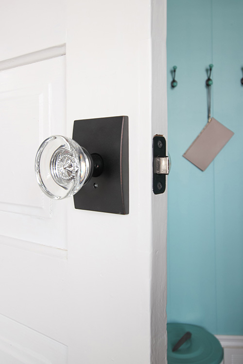 Stylish DIY Ways to Update Interior Doors! #DoorDecor #DoorIdeas #EasyHomeUpdates