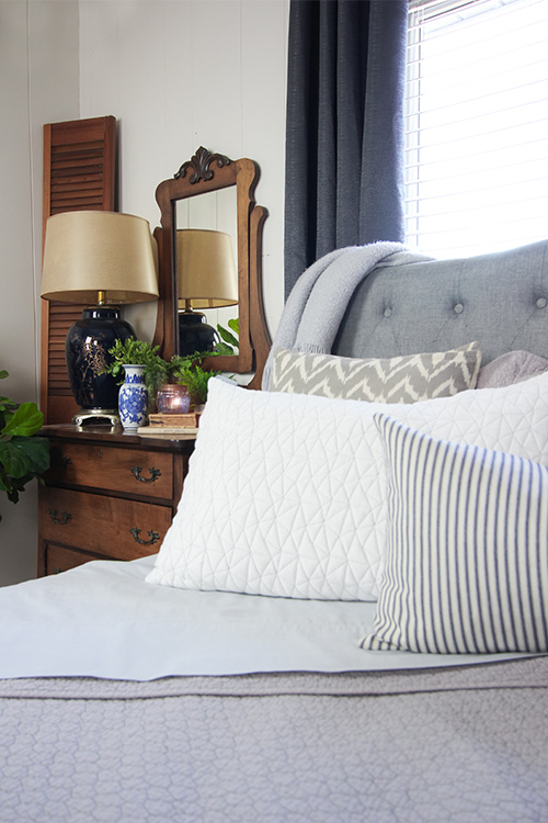 If you're looking for a way to help you get a better night's sleep, a good first step is to look at your surroundings! Here's how to set up your bedroom for better sleep.