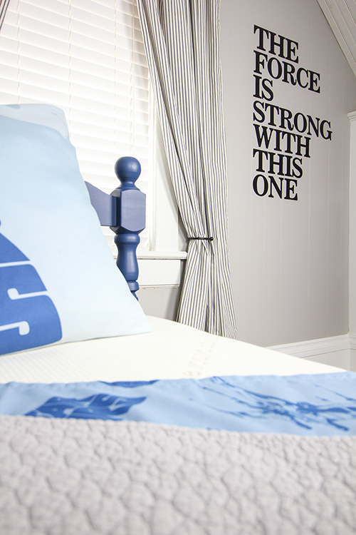 If you're looking for a way to help you get a better night's sleep, a good first step is to look at your surroundings! Here's how to set up your bedroom for better sleep.