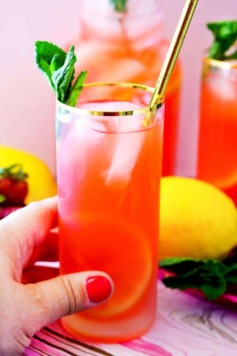 Fun and Delicious Lemonade Recipes for Your Next Backyard Party! #Lemonade #LemonadeRecipes #PartyBeverageIdeas