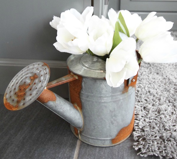 It's amazing what you can do with secondhand finds when it comes to home decor and your front porch is no exception! Here are some of my favourite thrift store porch decor finds so far!