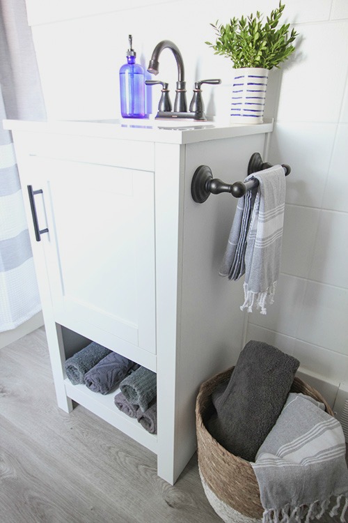 If you're looking to upgrade your bathroom on a budget, here are some clever tricks that can help you make the most of what you already have!