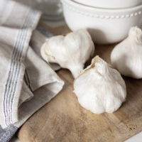 How to Peel Garlic in Seconds