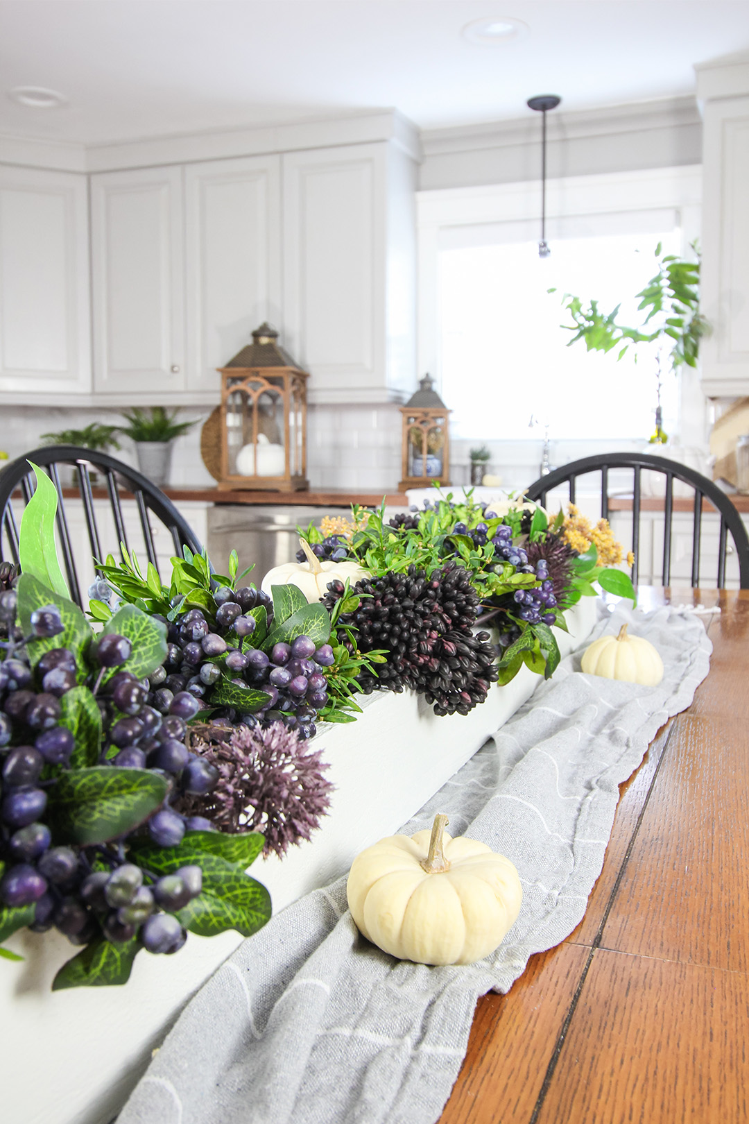 In this post I'll share details about our farmhouse style Thanksgiving table from our Canadian Thanksgiving holiday last weekend!