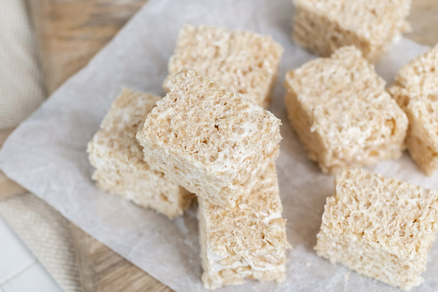 These crispy rice treats are just exactly like the classic ones you remember from when you were a kid. Here's how to make plant-based Rice Krispie treats!