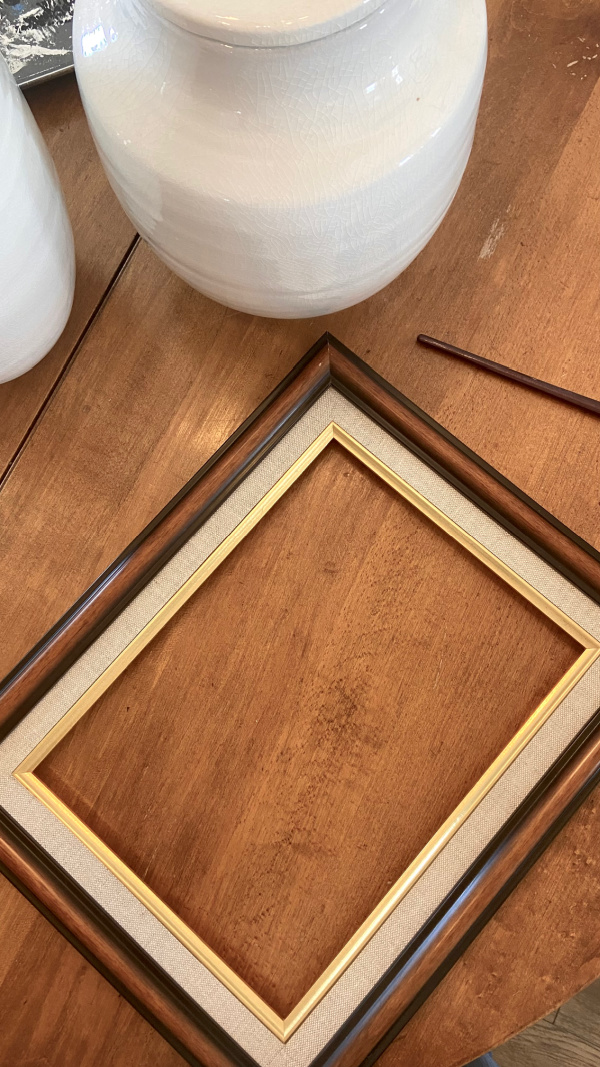 It seems like everyone is looking for framed vintage art prints these days - either the real ones, or just reproductions, but good ones can be hard to find or just really expensive. Here's how to make your own DIY framed vintage art prints!