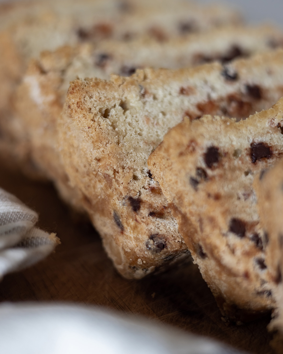 This gluten-free chocolate chip muffin loaf recipe is an easy gluten-free breakfast or snack solution. Everything you love about a typical bakery muffin muffin, but in loaf form!