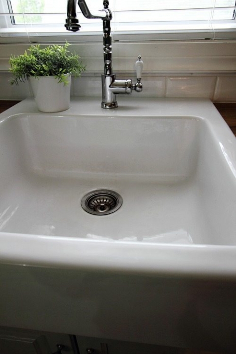 How To Clean A White Porcelain Sink The Creek Line House